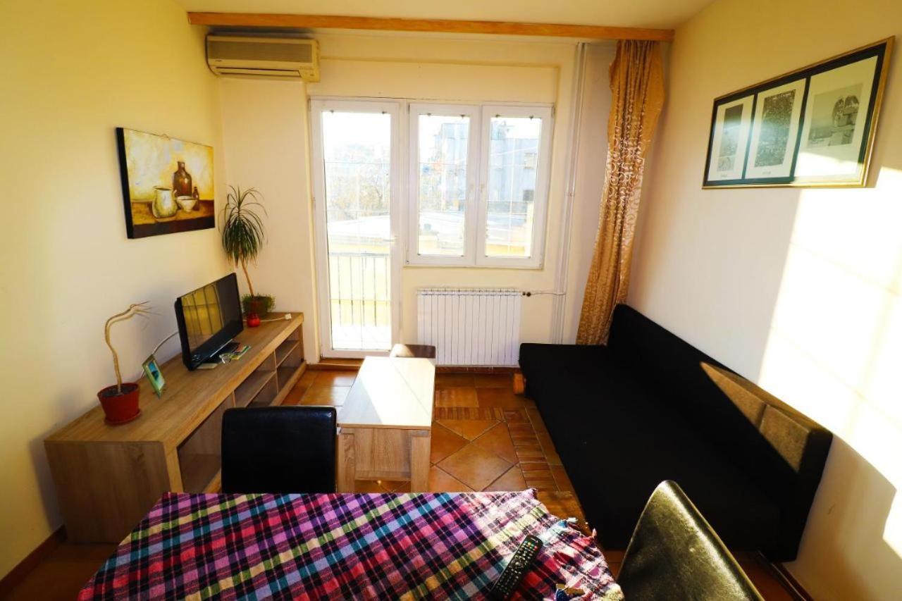 Apartment Square