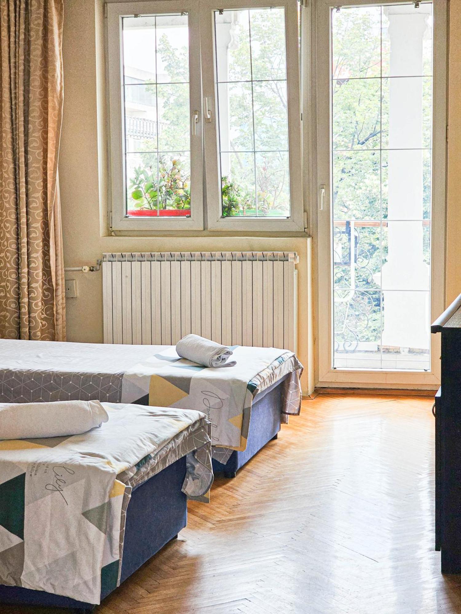 Square Apartment