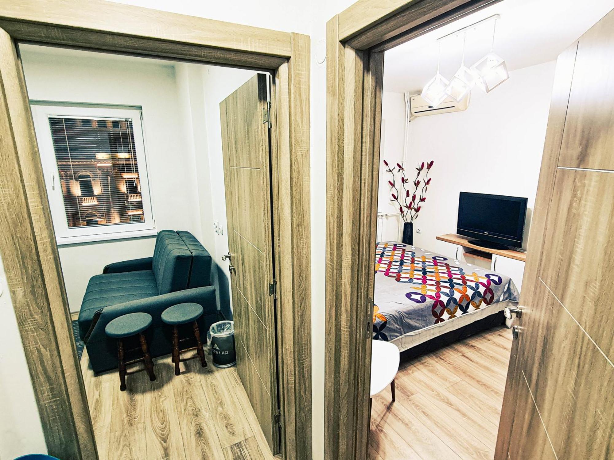 Square Apartment